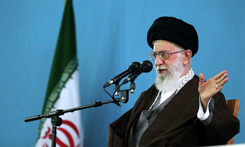 El líder supremo de Irán, el gran ayatolá Ali Jamenei El Congreso de Estados Unidos prorroga las sanciones contra Irán 10 años más